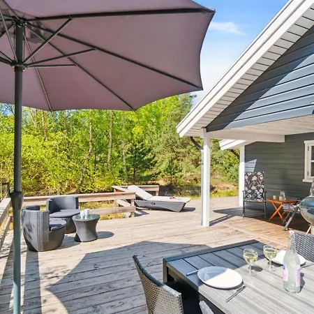 Semesterbostad Hallgerd - 800m From The Sea By Interhome *