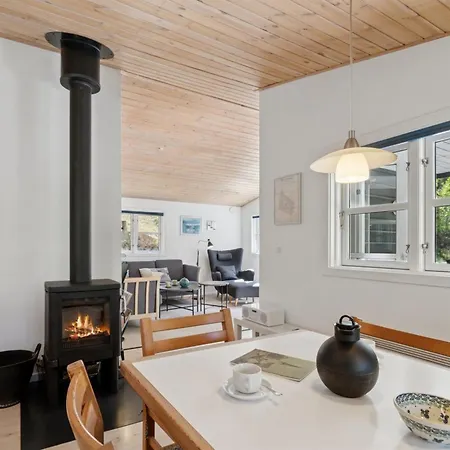 Hallgerd - 800m From The Sea By Interhome *