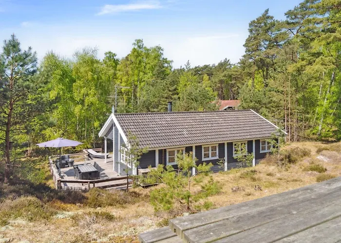 Hallgerd - 800m From The Sea By Interhome